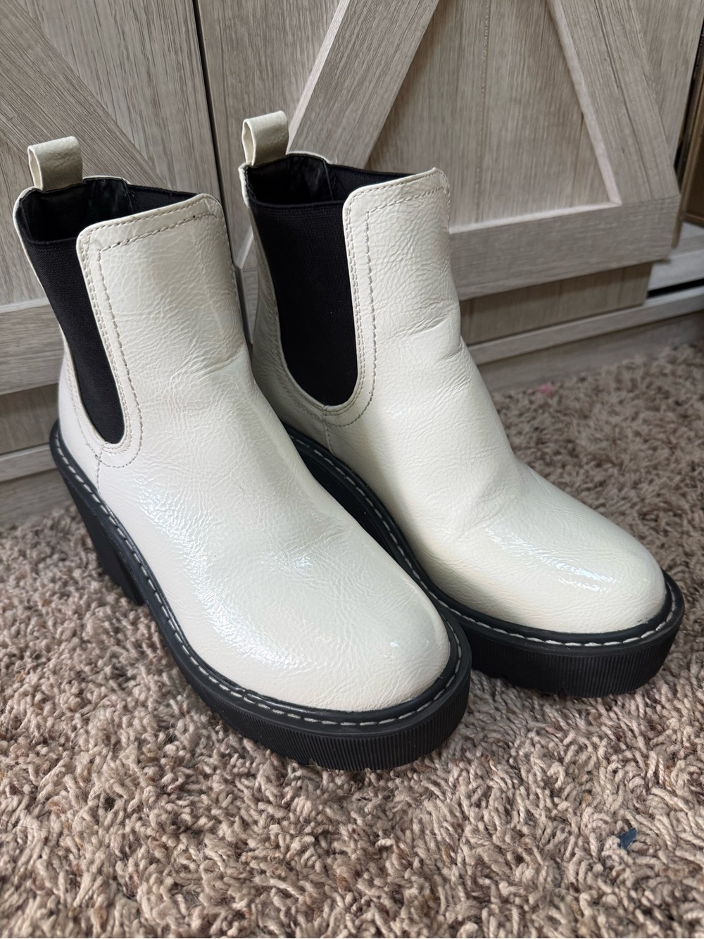 Forever 21 - white/black 3” patent chunky boots (7)